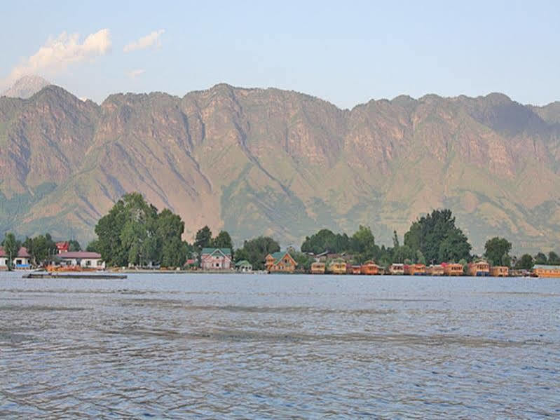 Akbar Group Of Heritage Houseboats Nagin Bagh Bagian luar foto
